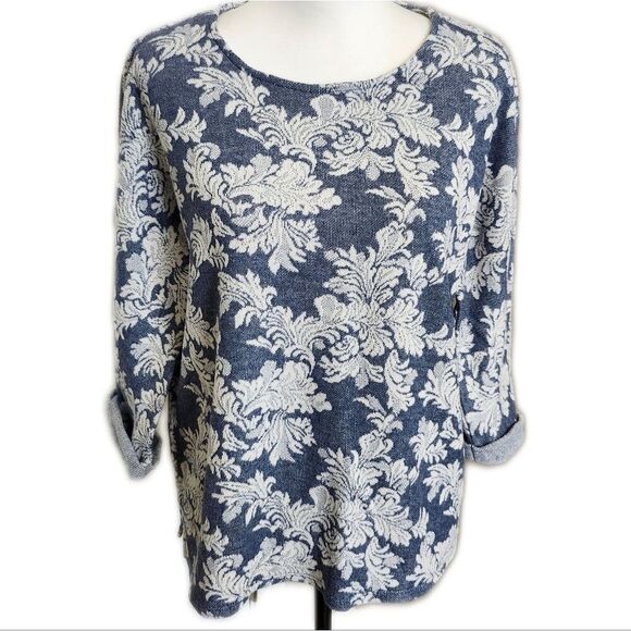 5/$55 Chico's cotton blend blue & white scroll floral top, size US 12 - Picture 1 of 9